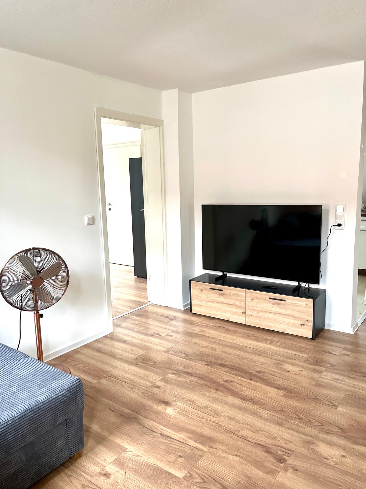 Wohnzimmer mit Fernseher